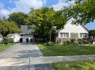 9315 Meade Ave, Oak Lawn, IL 60453