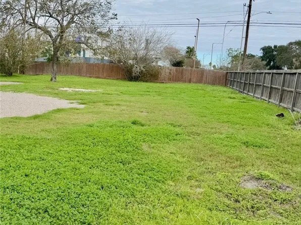 5138 Williams Dr, Corpus Christi, TX 78411