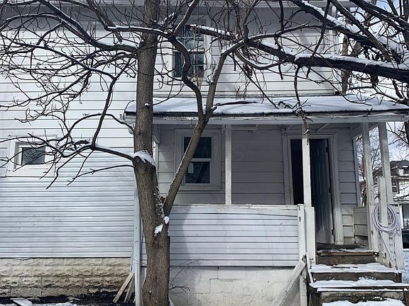 5th image of 979 E 11th Ave
