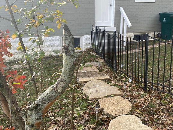 2nd image of 6425 Coleridge Ave