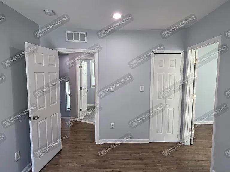 145 Waverly St — Photo 17