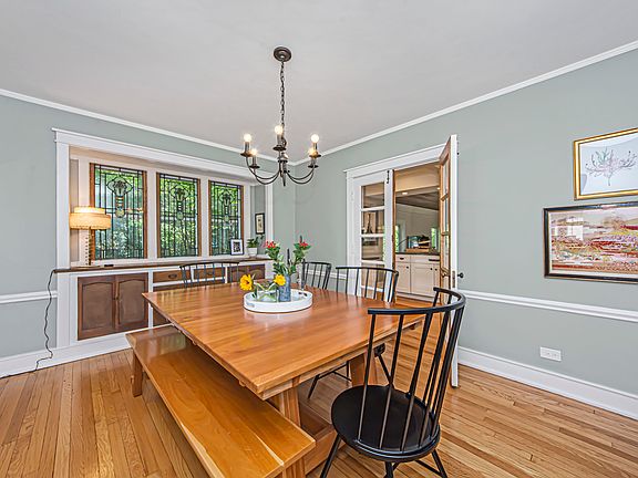 4th image of 2711 Woodbine Ave