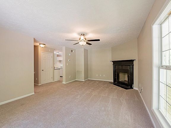 3rd image of 7040 Calais Dr
