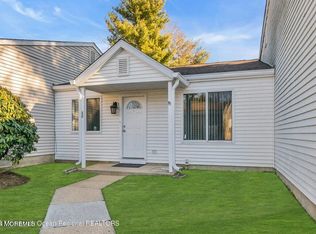 88 Greenwood Dr, Freehold, NJ 07728