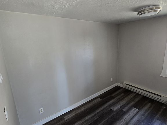 2nd image of 927 37th St SE