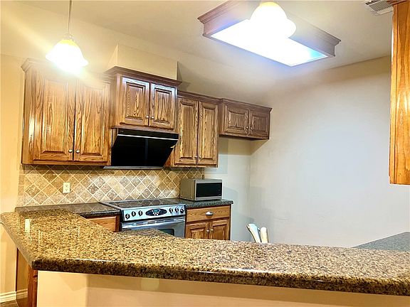 5th image of 3906 Tournay Ln
