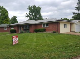 100 Lynnhaven Dr, Belleville, IL