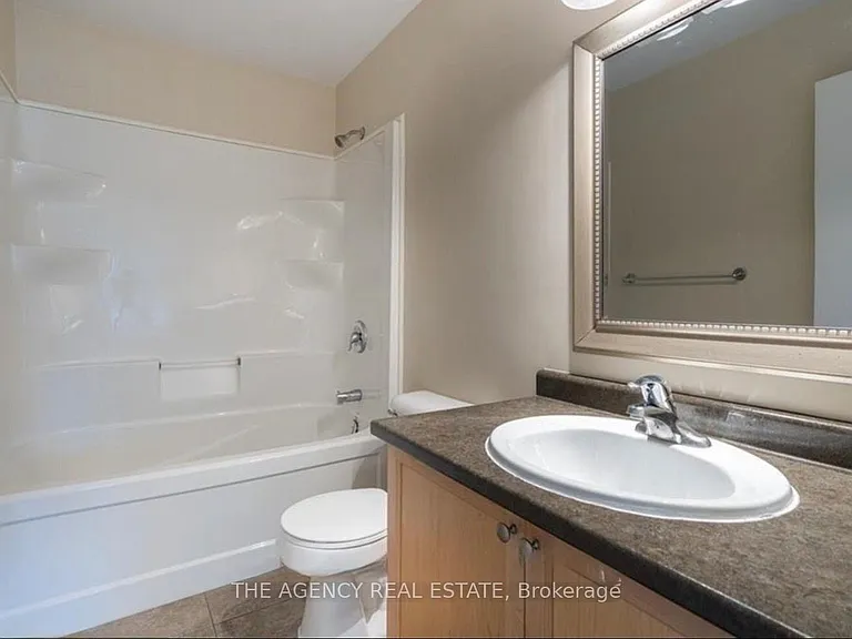 960 Bitterbush Cres #30 — Photo 16