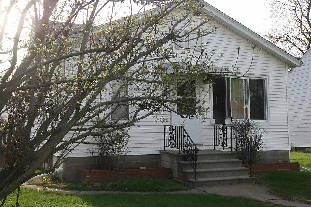 2716 Carey Ave photo 1