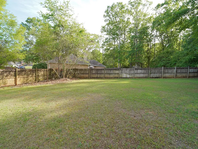 1908 Wagon Wheel Cir E — Photo 34