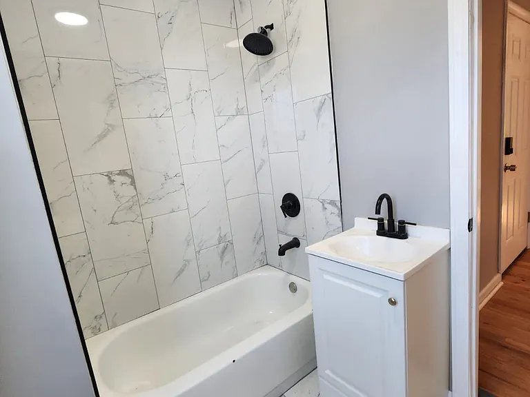 48 Daisy St #22 — Photo 13