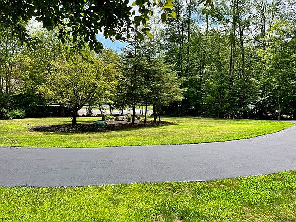 5th image of 13 White Birch Ln