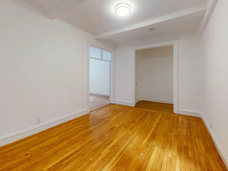 325 W 77th St #3-B — Photo 4