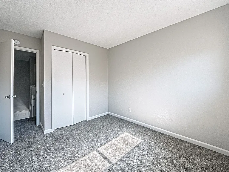 221 N Race St #D — Photo 20