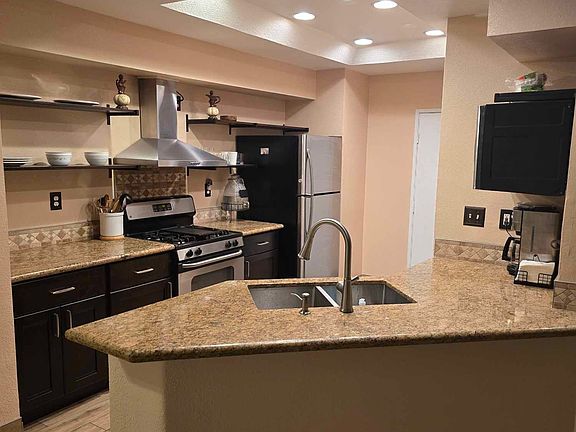 4th image of 49 Breakers Ln