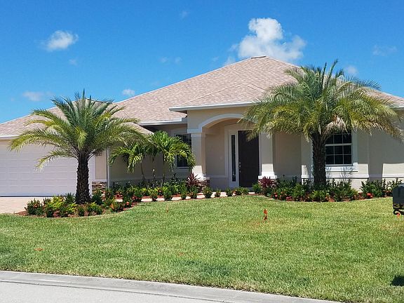 2nd image of 371 SW Vista Lake Dr