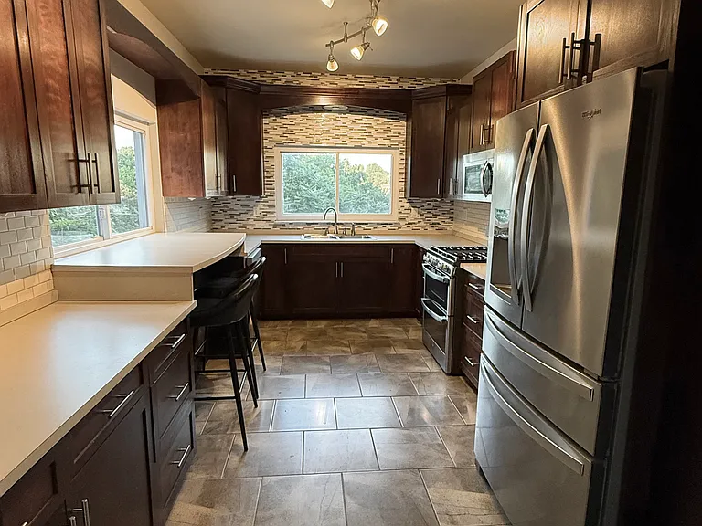 319 Amabell St — Photo 17