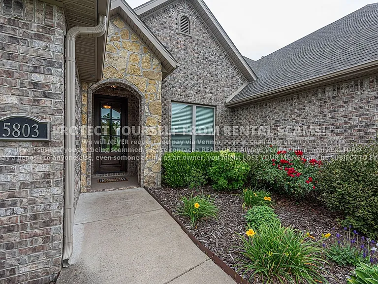 5803 N Fork St — Photo 2