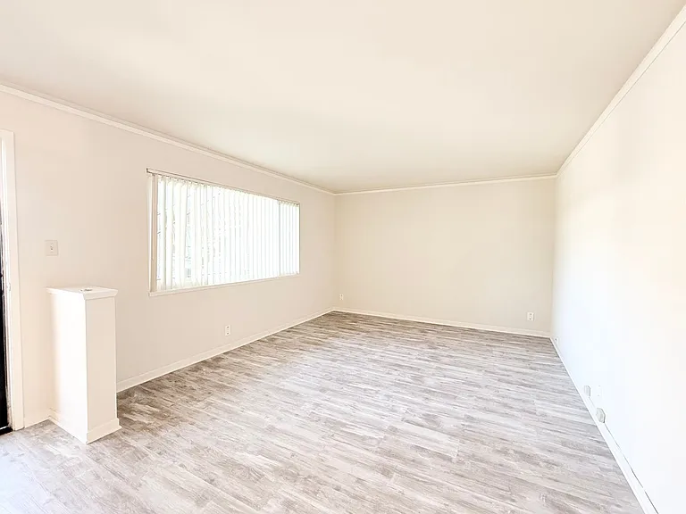 Sierra Vista — Photo 3
