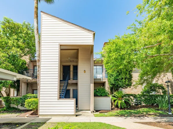 7098 N Holiday Dr, Galveston, TX 77550