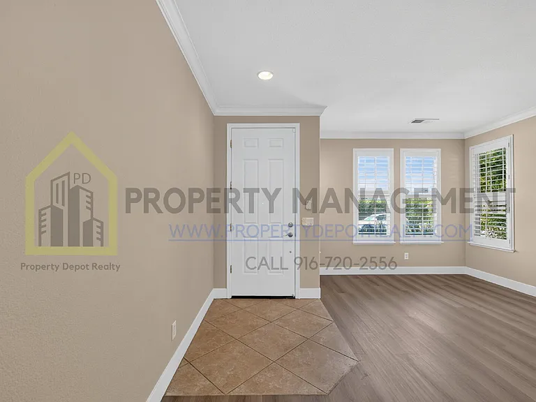 1570 Charm Way — Photo 7