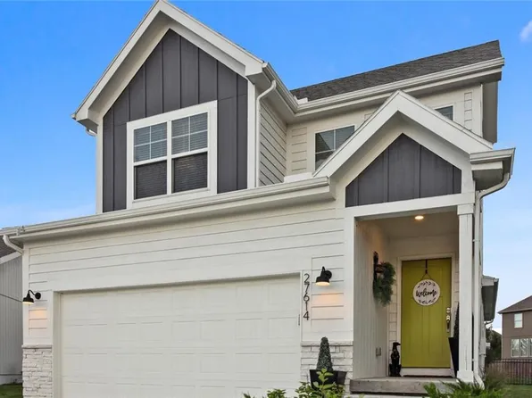 27614 S Red Fox St, Lees Summit, MO 64086