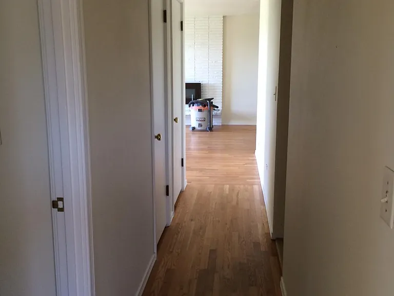 2128 NE 6th Ct — Photo 3