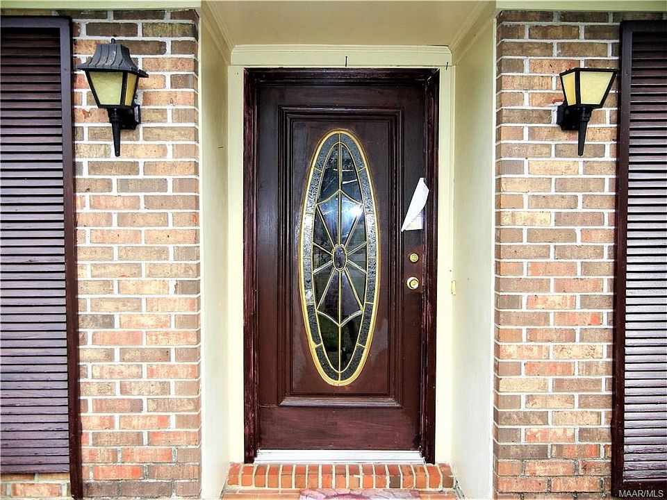 2nd image of 2044 Edinburgh Dr