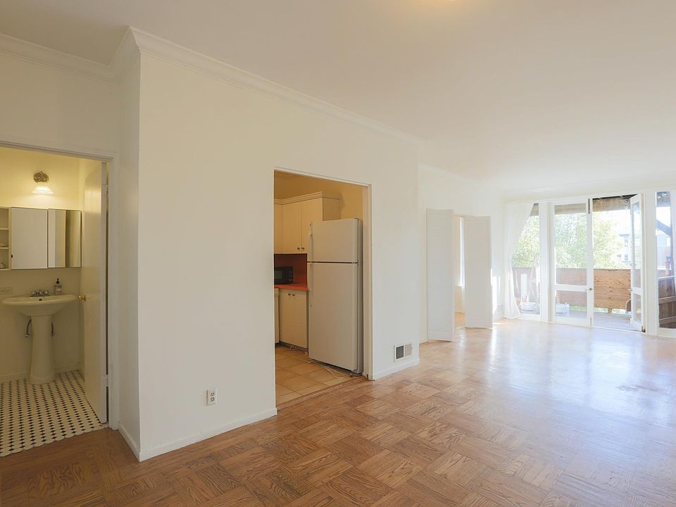 1st image of 3251 Sacramento St