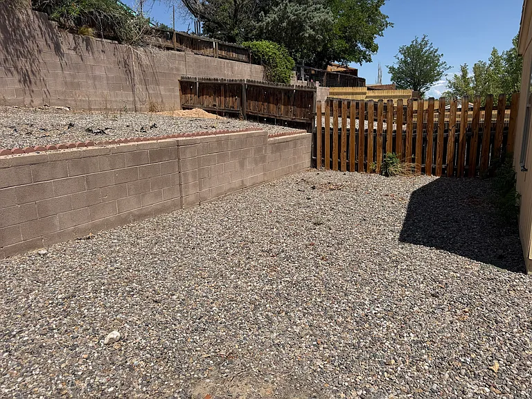 1621 Patti Pl NE — Photo 10
