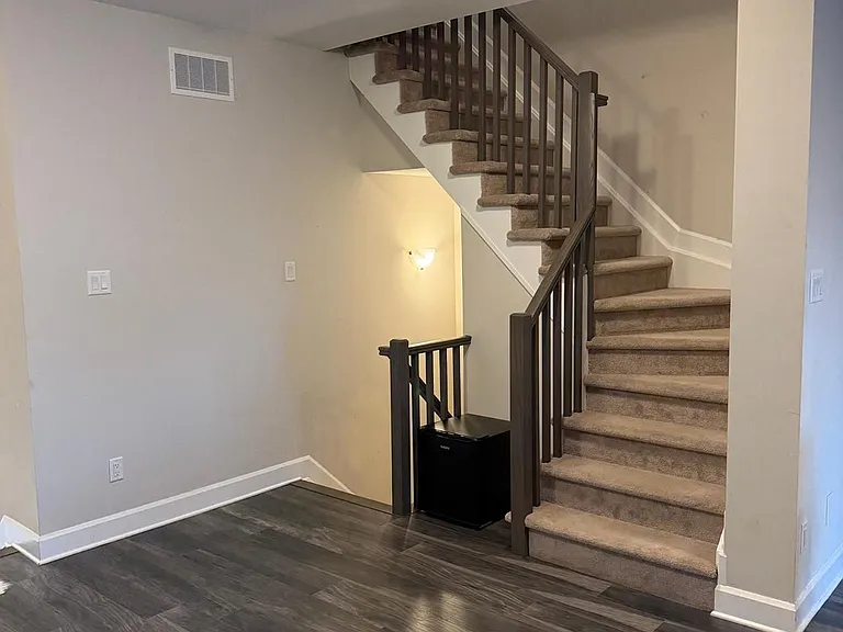 196 Hooper St — Photo 10