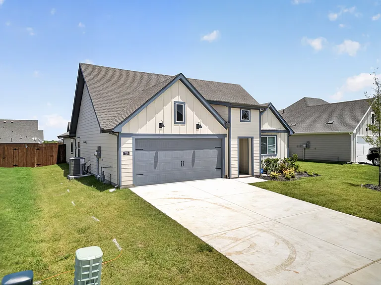 728 Orchid Way — Photo 3