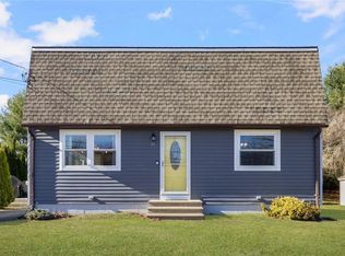 11 Drawbridge Dr, West Warwick, RI 02893