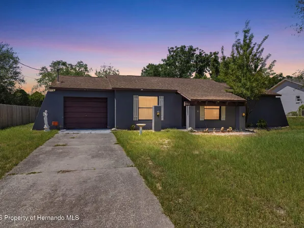 11208 Portsmouth St, Spring Hill, FL 34609