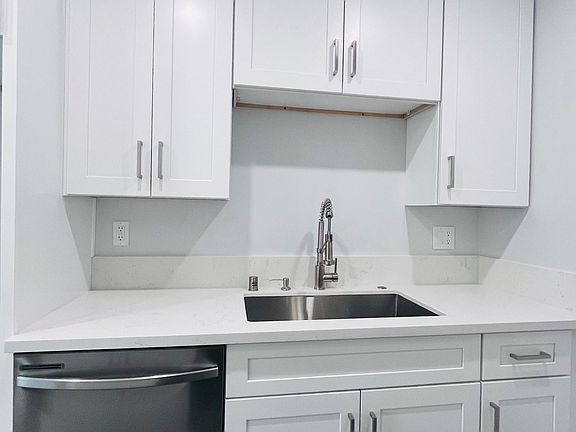 3rd image of 319 Garrison St #B-13