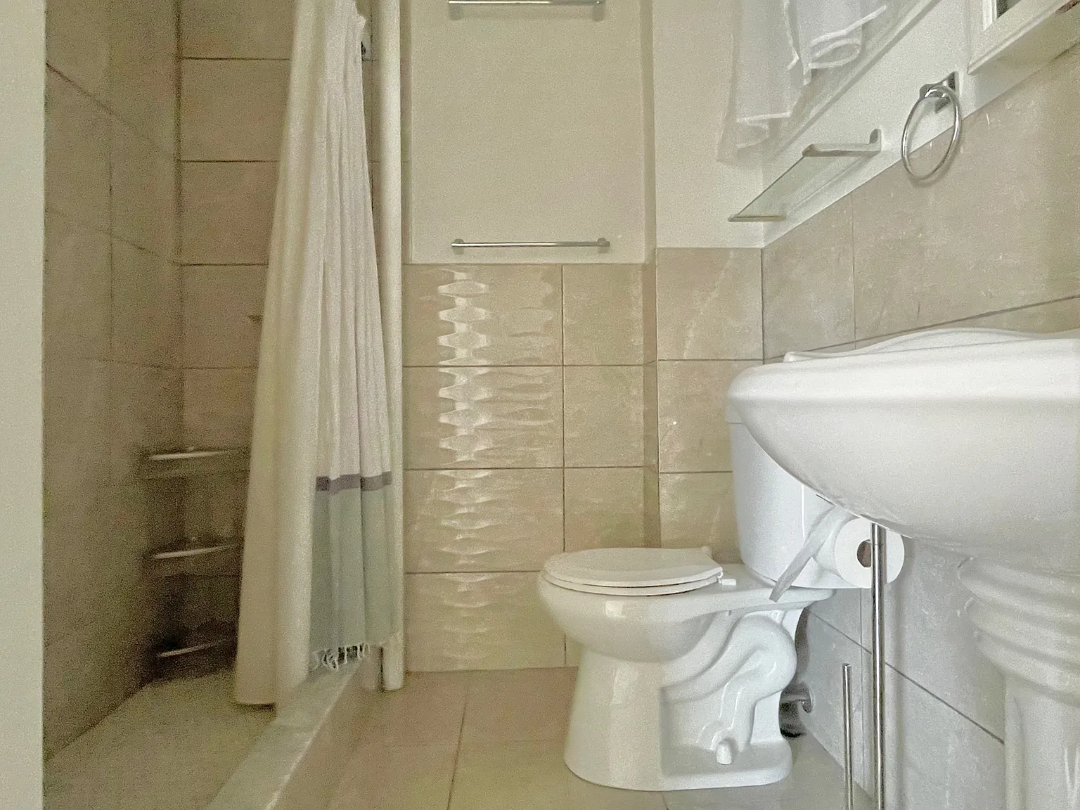 2 bed, 1200 sqft, $9,000 — Photo 3
