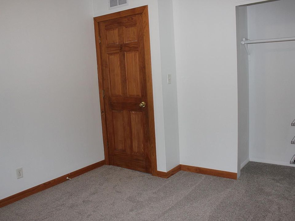 2nd image of 2181 Rush Pl
