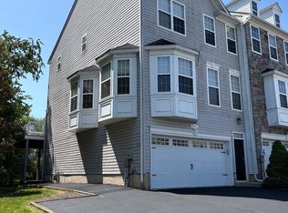 10325 Lantern Ln, Hagerstown, MD 21740