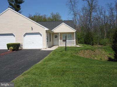 2865 Golden Villas Dr, York, PA, 17408