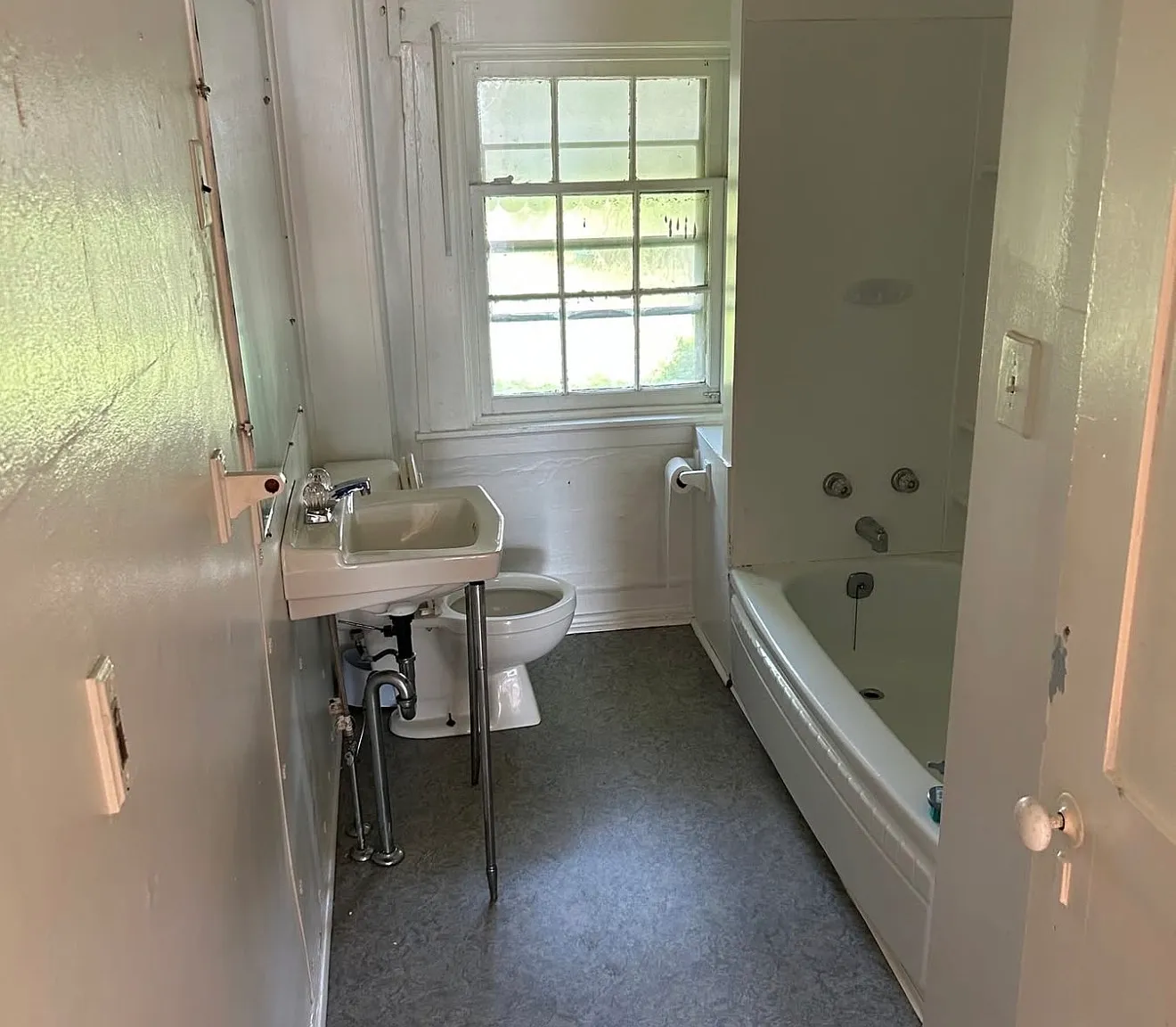 3 bed, 1.5 bath, 1782 sqft, $900 — Photo 4
