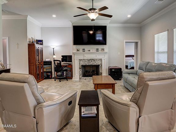 4th image of 104 Marigold Ln