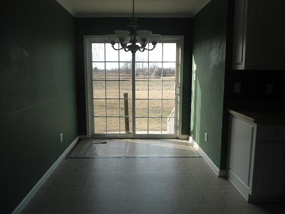 3rd image of 121 Heron Dr