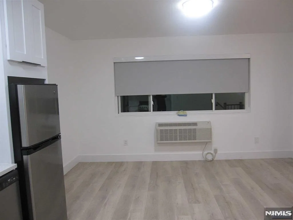 1 bed, 670 sqft, $1,985 — Photo 3