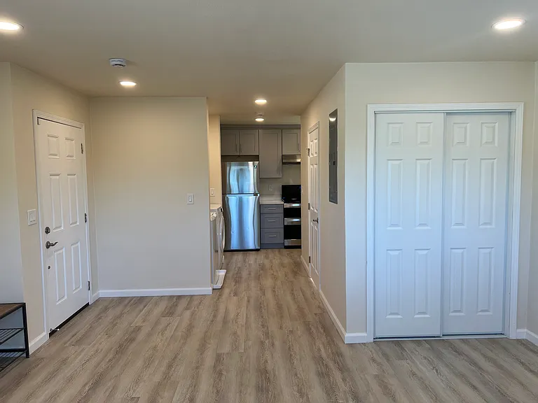 3288 Cabrillo Dr — Photo 6