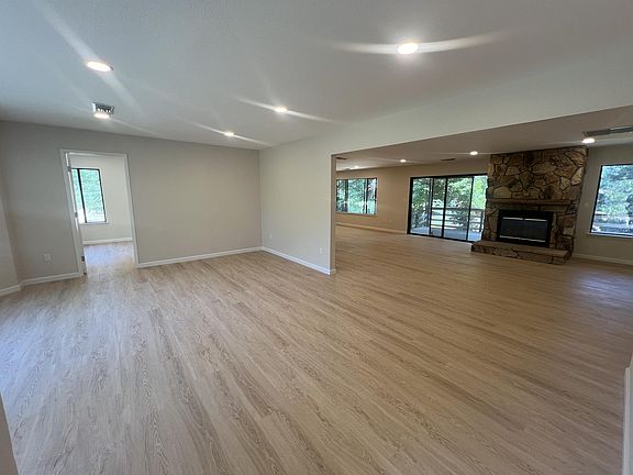 3rd image of 41256 Sky Vista Pl