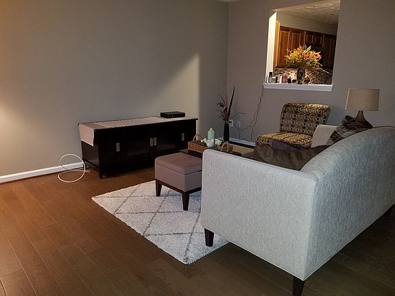 3rd image of 301 Betty Ct