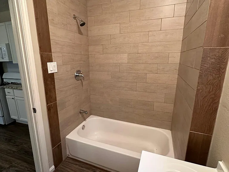 6902 J W Peavy Dr #5 — Photo 7