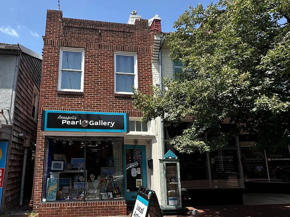 32 West St #B