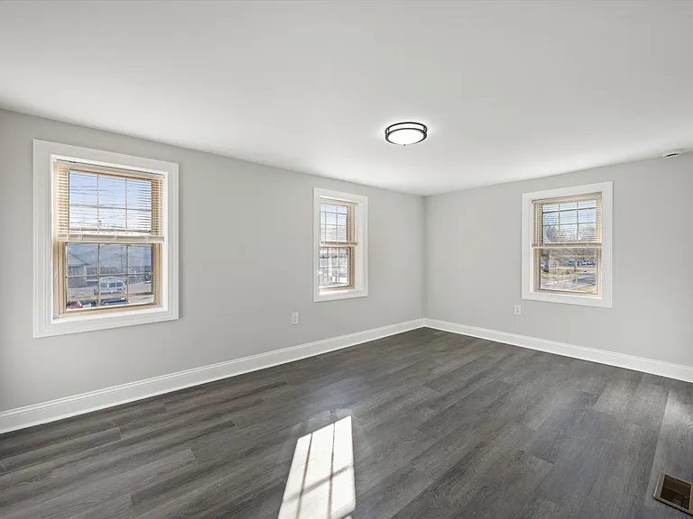 635 Stanton Christiana Rd — Photo 5