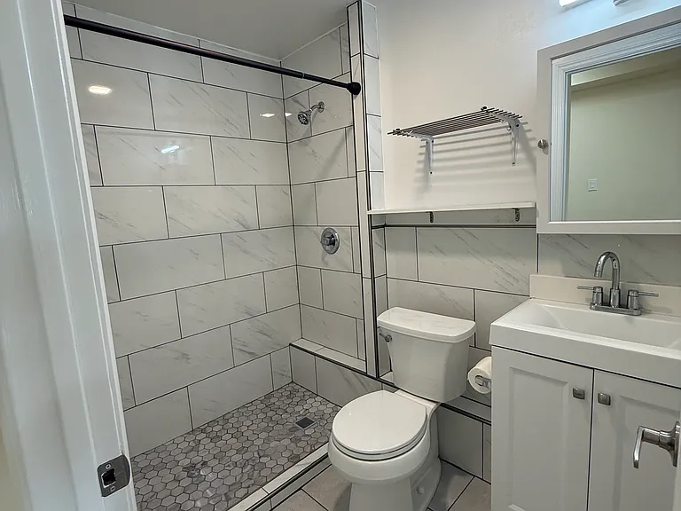 279 Minerva St #2 — Photo 4